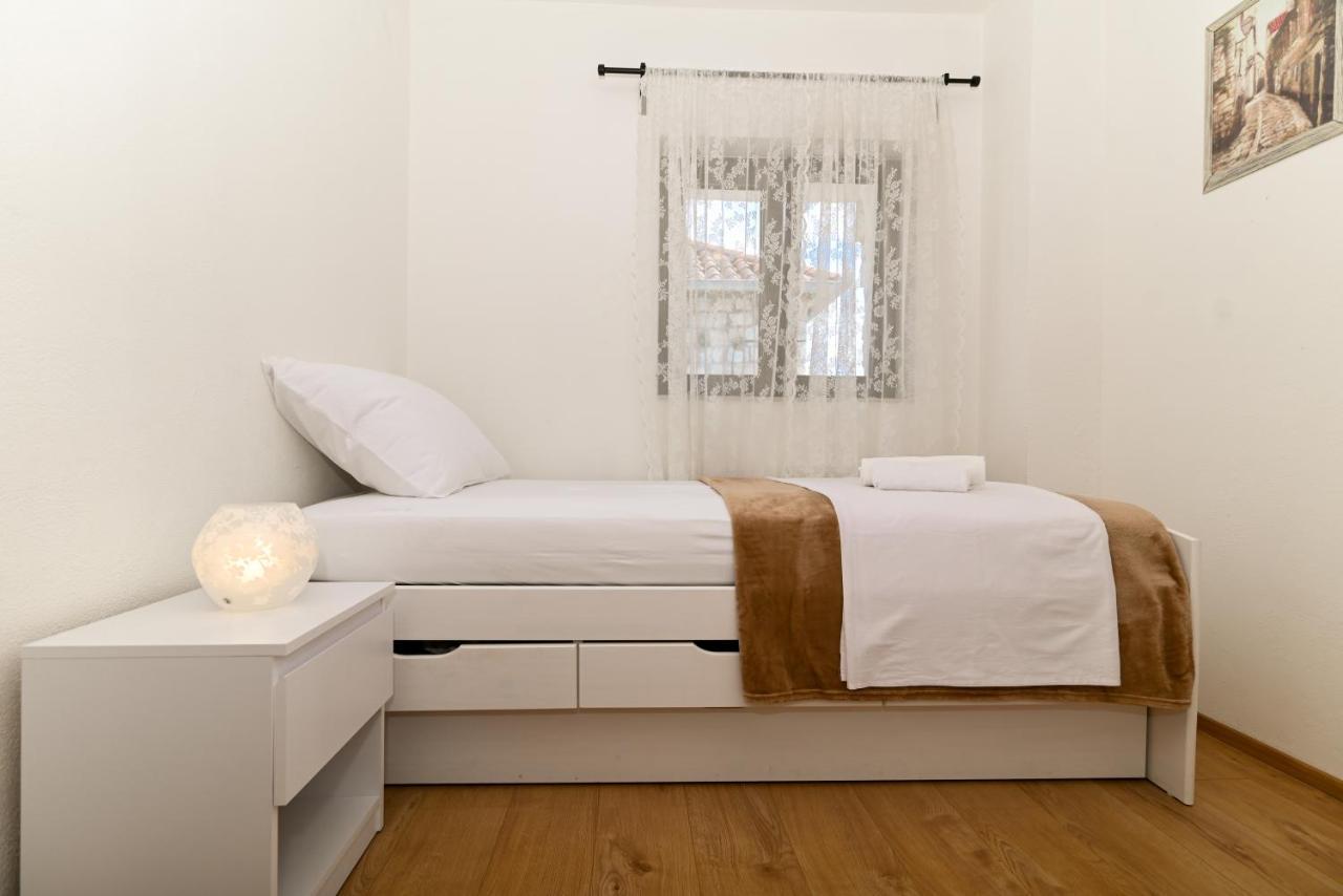 Apartman Ciciliani Трогир Экстерьер фото