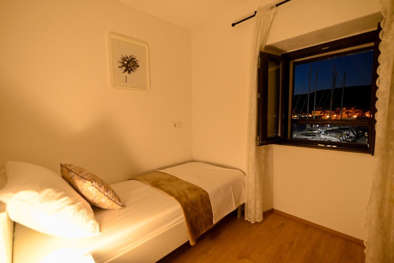 Apartman Ciciliani Трогир Экстерьер фото